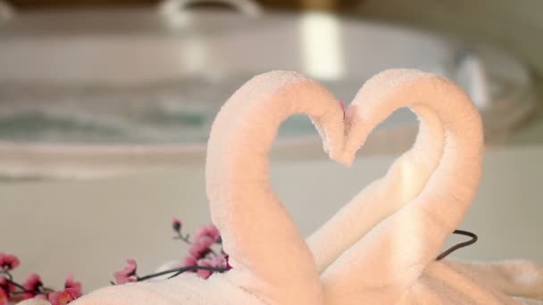 serviette en forme de coeur 