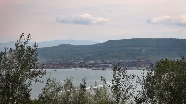 Panoramiczne zdjęcia beautifull zatoce w pobliżu piran — Wideo stockowe