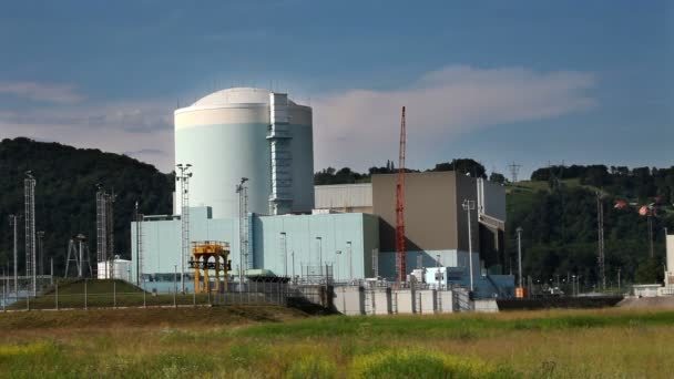 Tiro de la central eléctrica nuclear — Vídeo de stock