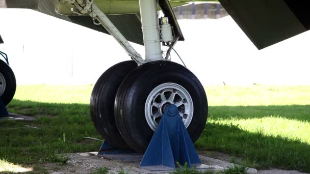 Still shot of airplane's tire — Stock Video