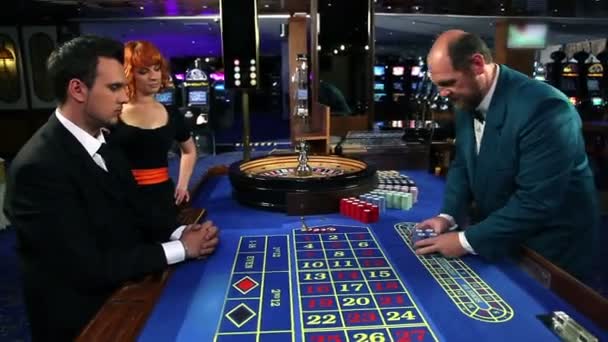 Winnende in casino — Stockvideo