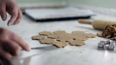 çerez hamur yapma adam el atış yukarıya kapatmak