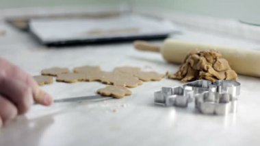 çerez hamur yapma adam el atış yukarıya kapatmak