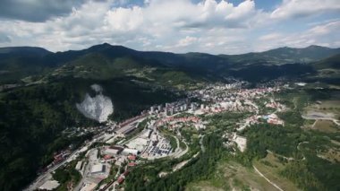 hills yakınlarında küçük bir şehir