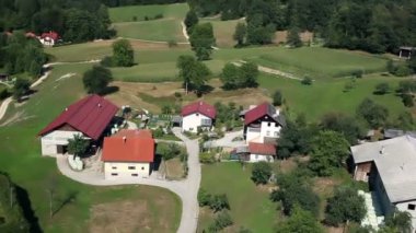 birkaç küçük evler