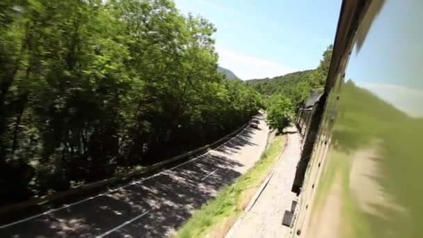 Tiro da paisagem do trem em movimento — Vídeo de Stock