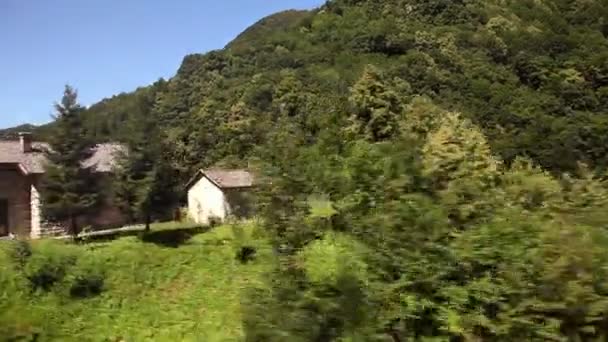 Tiro da paisagem do trem em movimento — Vídeo de Stock