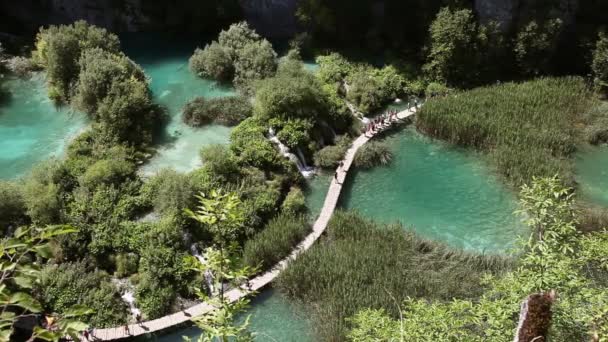 Beau paysage dans le parc national de Plitvice — Video