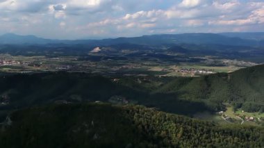 hills yakınlarında küçük bir şehir