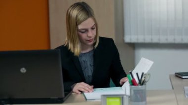 kadın ceo yazma aşağı görüşme hakkında bilgi