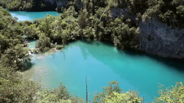 Beau paysage dans le parc national de Plitvice — Video