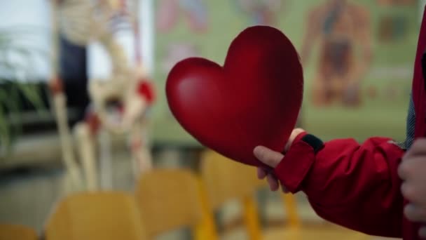 红纸的心 — 图库视频影像