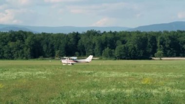 uçak kalkışa hazır güzel manzara