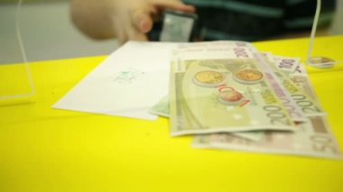 para ödeyerek ve damga ile imzalama bankacı