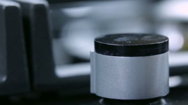 düğmesini kullanarak Ocak cooktop dönüm