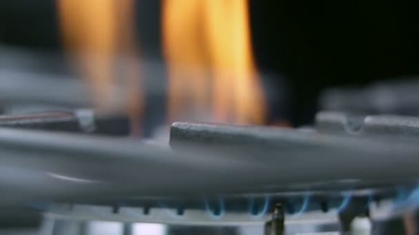 Out of gas on cooktop cooker close up — Stock Video