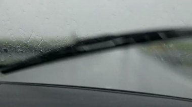 Görünüm engelleme cama dökülen yağmur