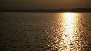Macaristan balaton Gölü üzerinde gün batımı görünümü
