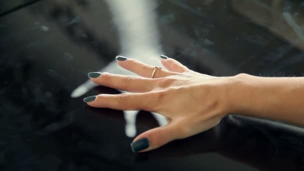 Close up on woman hand on touch screen table with mirrored picture — Stock Video