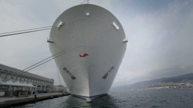 kruvazör 's yay sabitlemek için çekim pan
