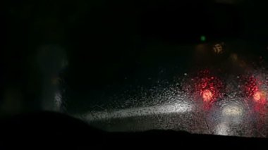 yağmur gece ön cam kaldırma silecekleri bardak