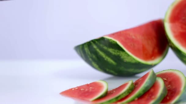 Scheibe Wassermelone Biss für Biss weggefressen — Stockvideo