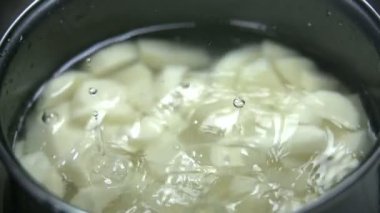 patates suda haşlanmış hazır