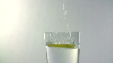 adet limon meyve suyu yapmak için su bir bardak atılır