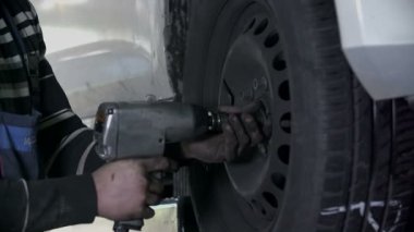 Vidalar matkap makinesi ile gevşeme