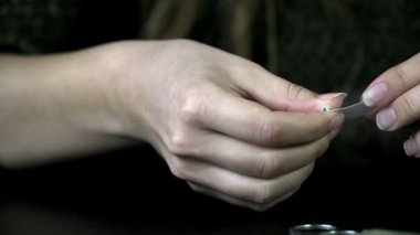eller sigara filtresi ağır çekim yapma