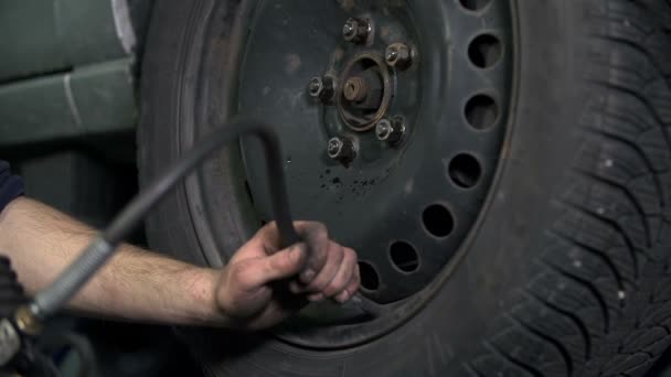 Pneu do carro inflável — Vídeo de Stock