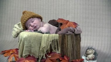 bebek çocuk dinlenme sonbahar sahne anımsatan