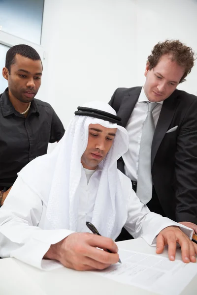 Geschäftspartner im Büro — Stockfoto