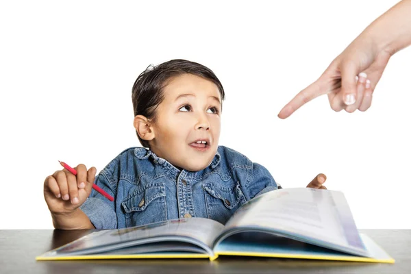 小さな男の子おびえた — ストック写真