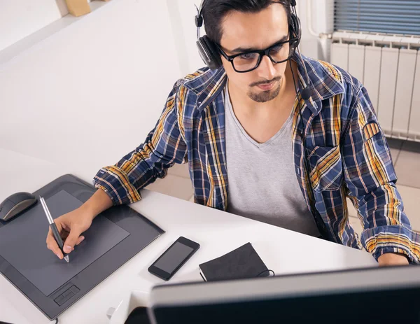 Programvareingeniør i tjeneste – stockfoto