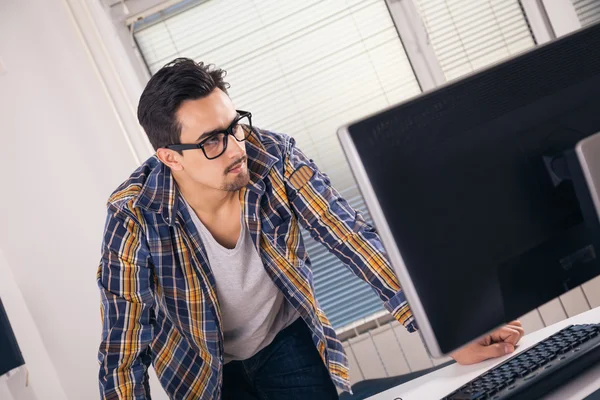 Graphic designer working in office — Stock Photo, Image