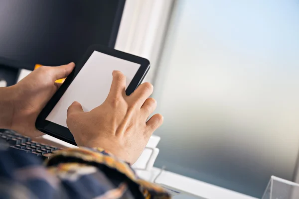 Graphic designer using sigital tablet — Stock Photo, Image