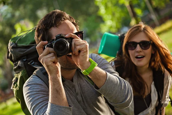 Turistas Visitando a natureza — Fotografia de Stock