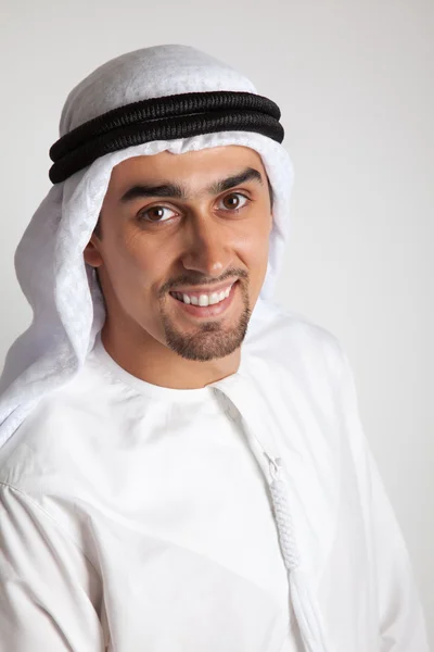 Fiatal, mosolygós arab — Stock Fotó