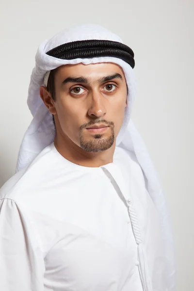 Junger arabischer Mann — Stockfoto