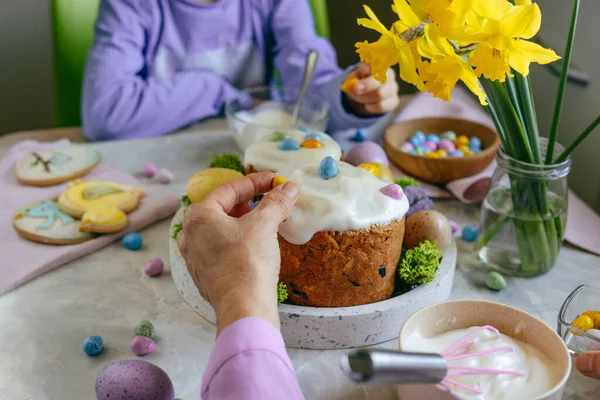 Close Grandmother Granddaughter Decorating Easter Cakes Small Colorful Chocolate Eggs — ストック写真