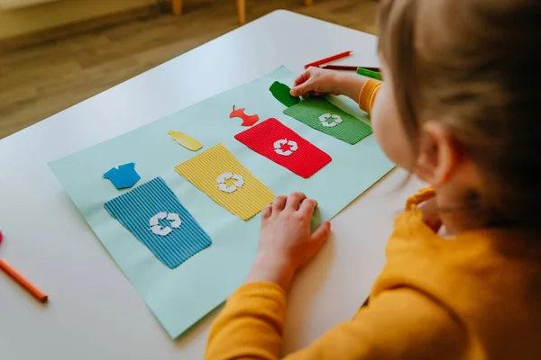 Little Girl Playing Poster Garbage Containers Sorting Kindergarten Primary School — Stockfoto