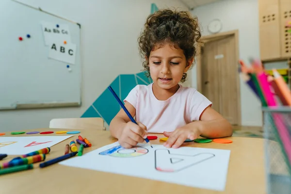 English Lesson Elementary School Kindergarten Girl Learning Alphabet Colors Coloring — Fotografia de Stock