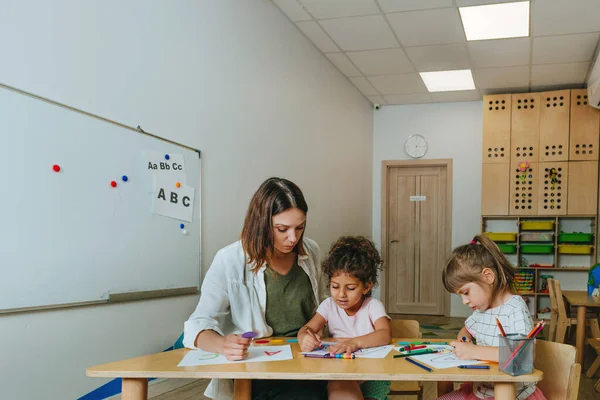 English Lesson Elementary School Kindergarten Students Learning Alphabet Colors Teacher — Stock fotografie