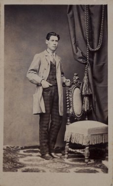 bir adam eski yıl 1884 portresi