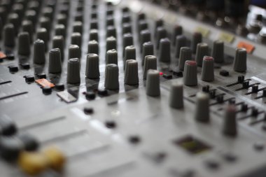 müzik karıştırıcı kontrolleri