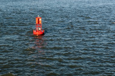 Kırmızı şamandıra