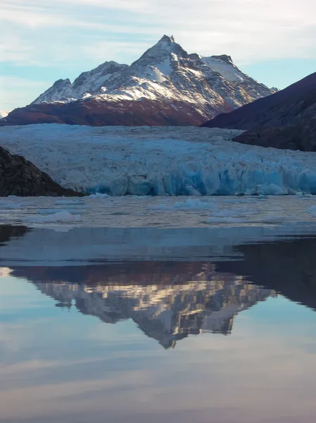 Lago grey v torres del paine — Stock fotografie