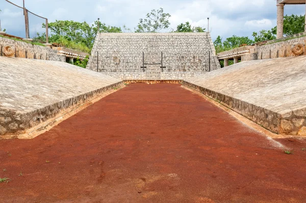 Cancha de juego de pelota maya — Foto de Stock