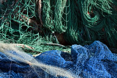 mavi ve yeşil balık ağlarına Port